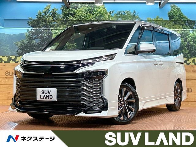 TOYOTA / VOXY HYBRID
