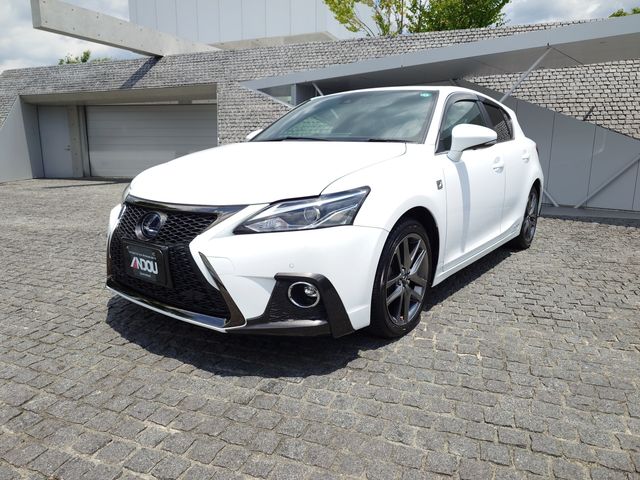 TOYOTA / LEXUS CT200h