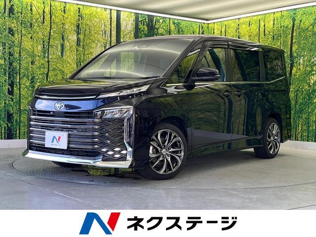 TOYOTA / VOXY HYBRID
