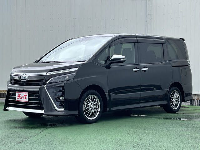 TOYOTA / VOXY HYBRID