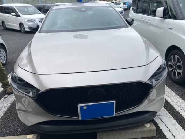 MAZDA / マツダ３ファストバック