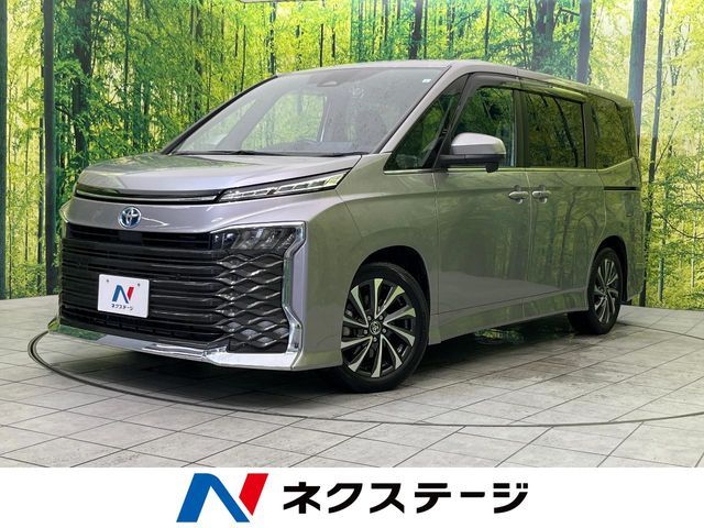 TOYOTA / VOXY HYBRID