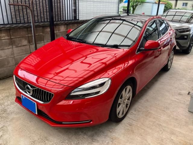 VOLVO / VOLVO V40