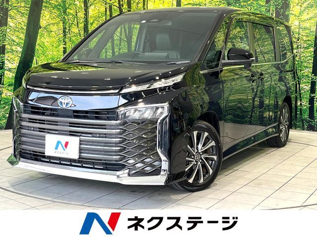 TOYOTA / VOXY HYBRID
