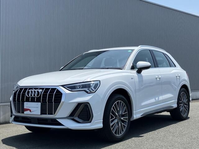 AUDI / AUDI Q3