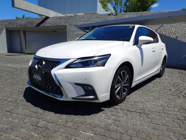 TOYOTA / LEXUS CT200h