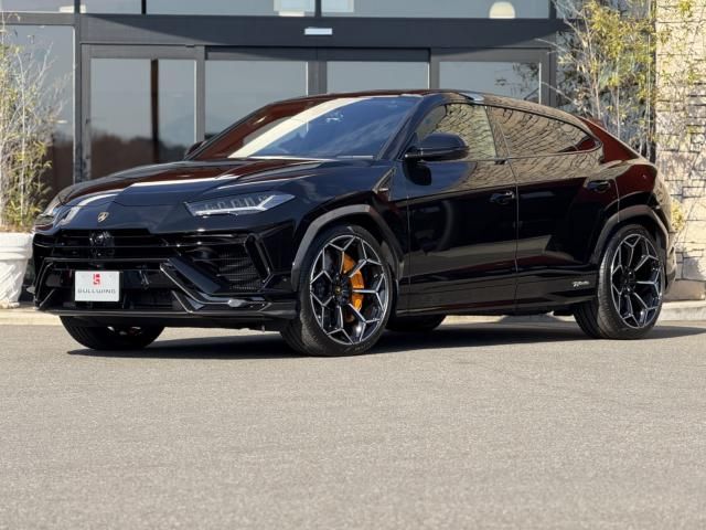 LAMBORGHINI / LAMBORGHINI URUS