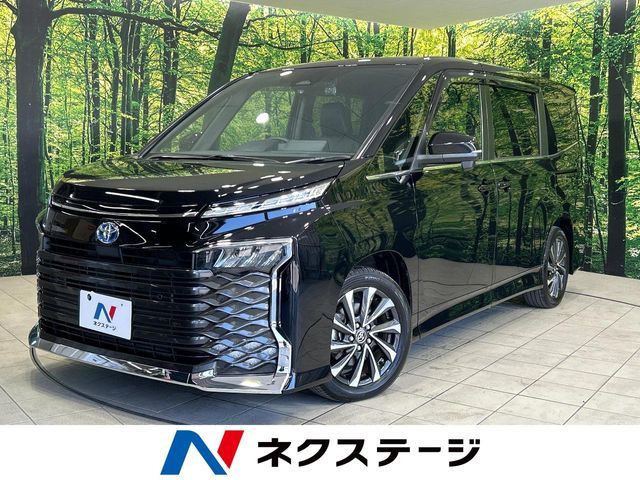 TOYOTA / VOXY HYBRID