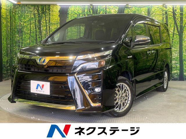 TOYOTA / VOXY HYBRID