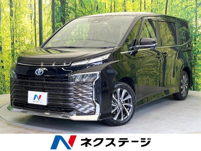 TOYOTA / VOXY HYBRID