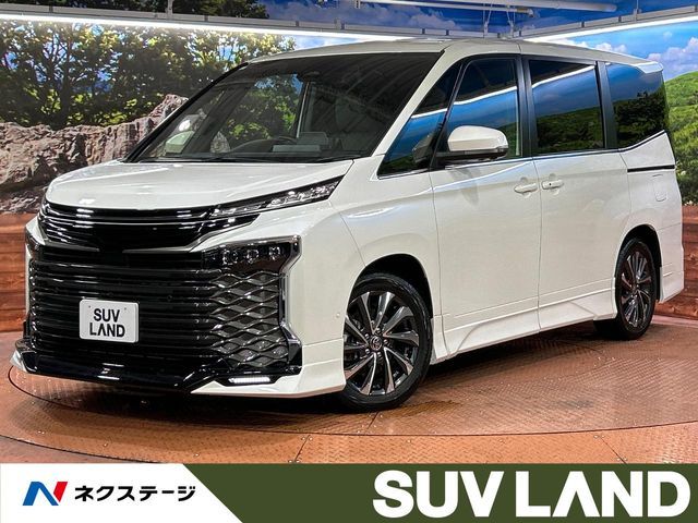 TOYOTA / VOXY HYBRID