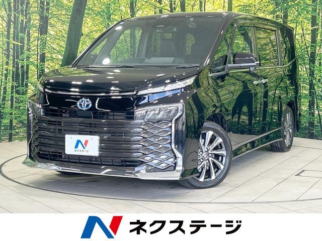 TOYOTA / VOXY HYBRID