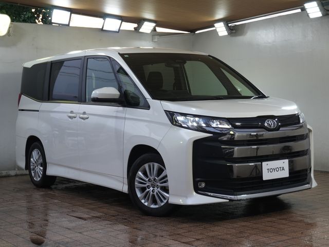 TOYOTA / NOAH
