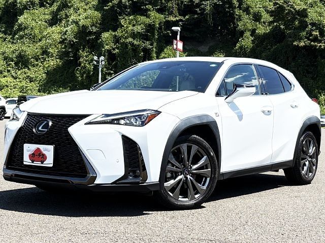 TOYOTA / LEXUS UX200
