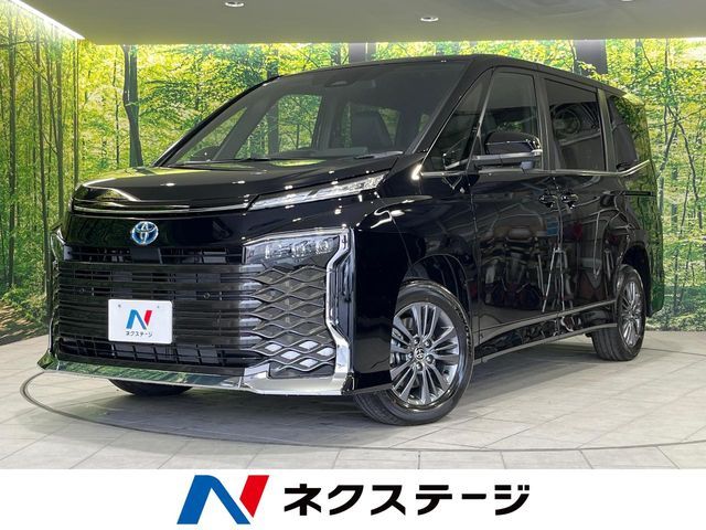 TOYOTA / VOXY HYBRID 4WD