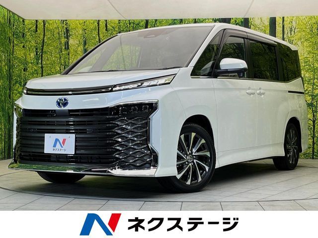 TOYOTA / VOXY HYBRID