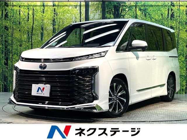 TOYOTA / VOXY HYBRID