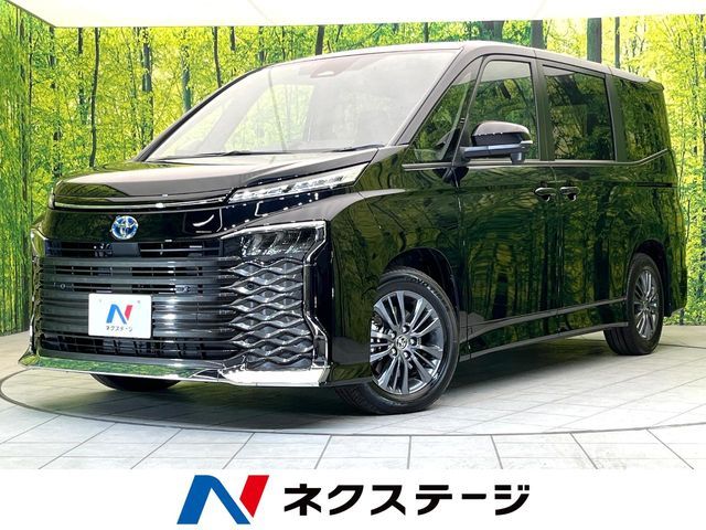 TOYOTA / VOXY HYBRID