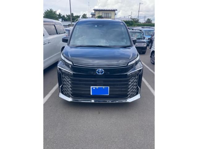TOYOTA / VOXY HYBRID 4WD