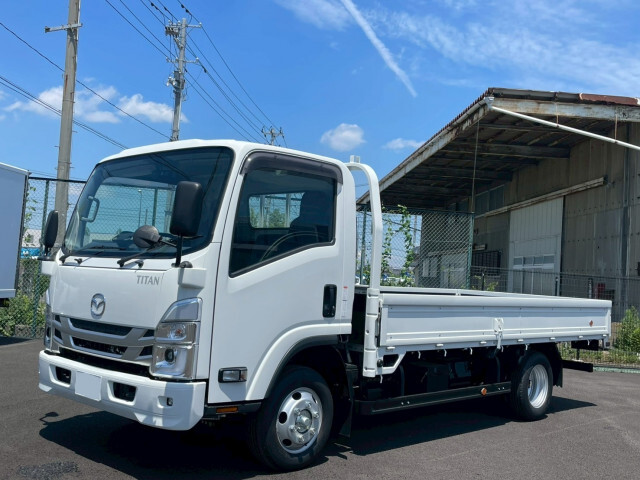 Mazda / TITAN