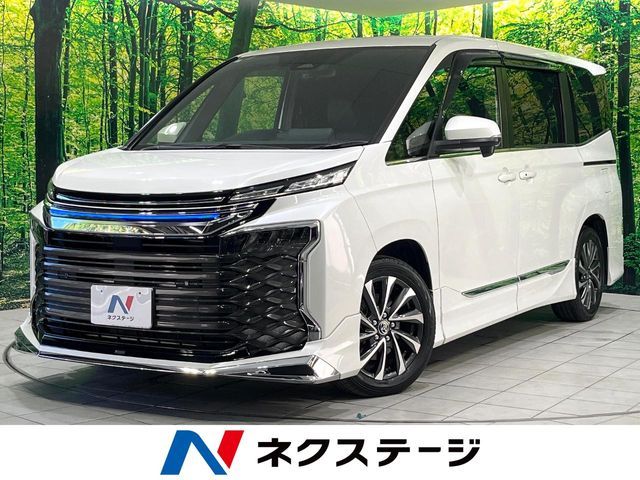 TOYOTA / VOXY HYBRID