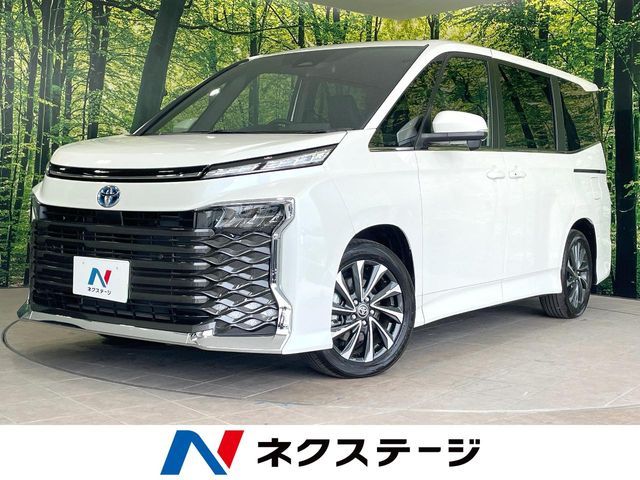 TOYOTA / VOXY HYBRID