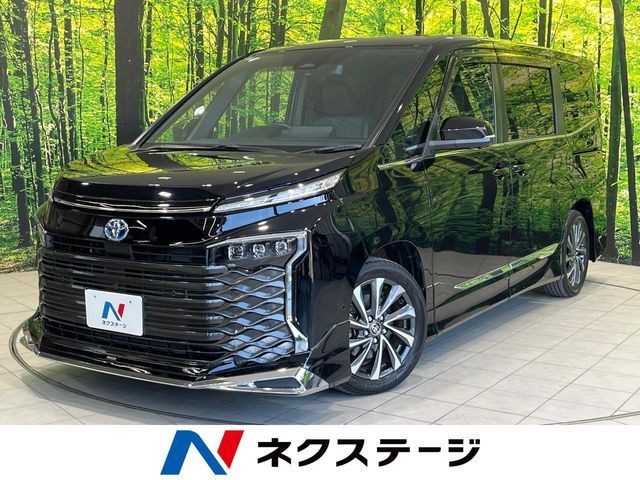 TOYOTA / VOXY HYBRID