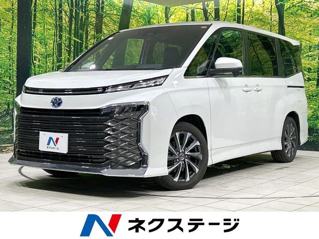 TOYOTA / VOXY HYBRID