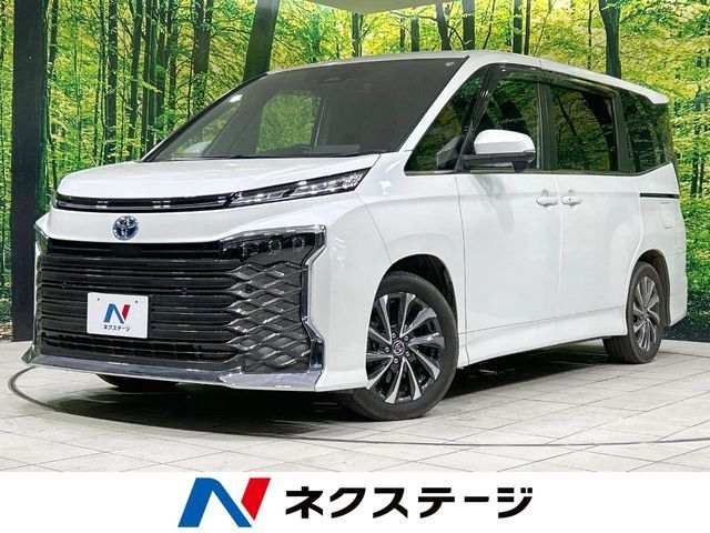 TOYOTA / VOXY HYBRID