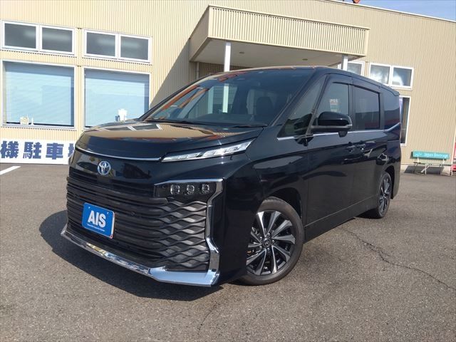 TOYOTA / VOXY HYBRID