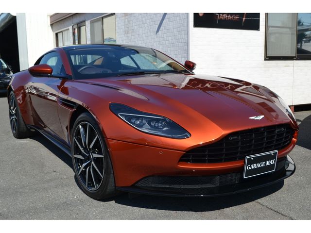 ASTON MARTIN / ASTON MARTIN