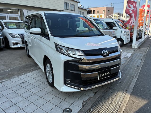 TOYOTA / NOAH