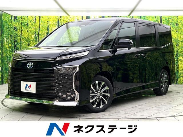 TOYOTA / VOXY HYBRID