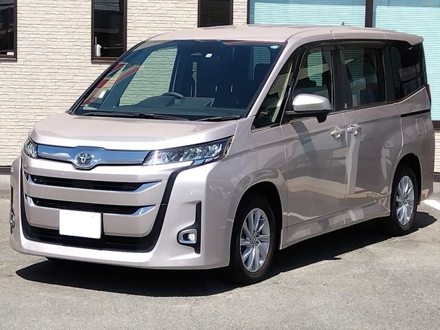 TOYOTA / NOAH