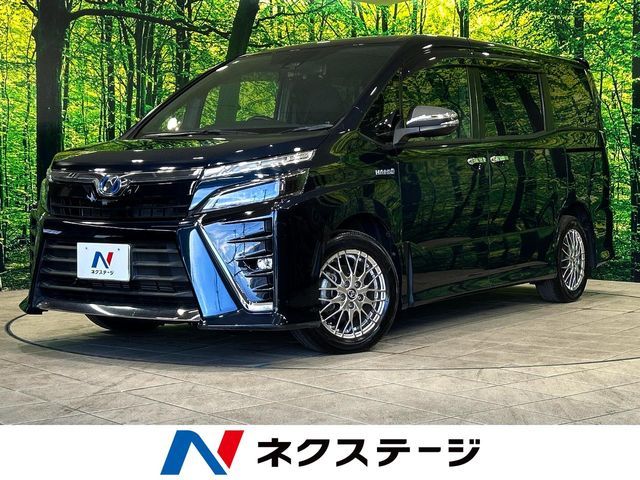 TOYOTA / VOXY HYBRID