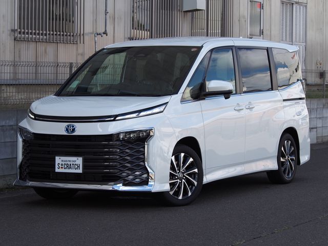 TOYOTA / VOXY HYBRID