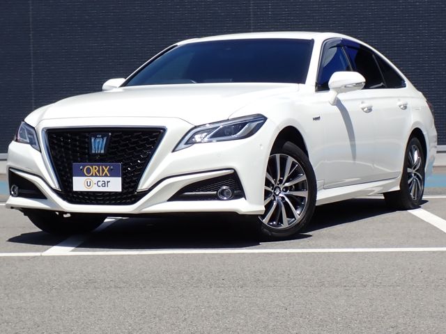 TOYOTA / CROWN sedan hybrid 4WD