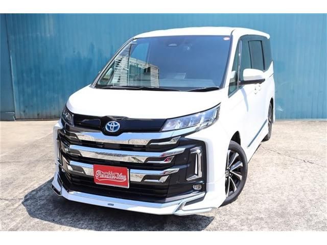 TOYOTA / NOAH HYBRID