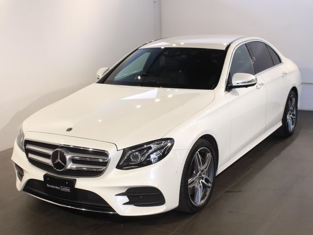 MERCEDES BENZ / MERCEDES BENZ E class sedan