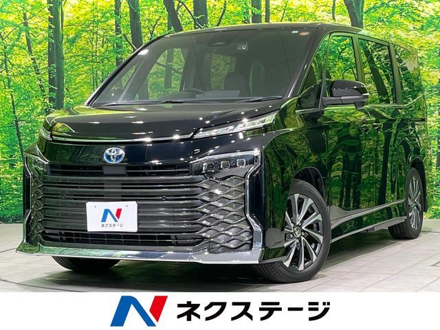 TOYOTA / VOXY HYBRID