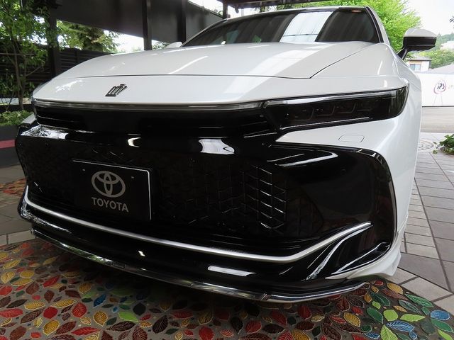 TOYOTA / CROWN CROSSOVER