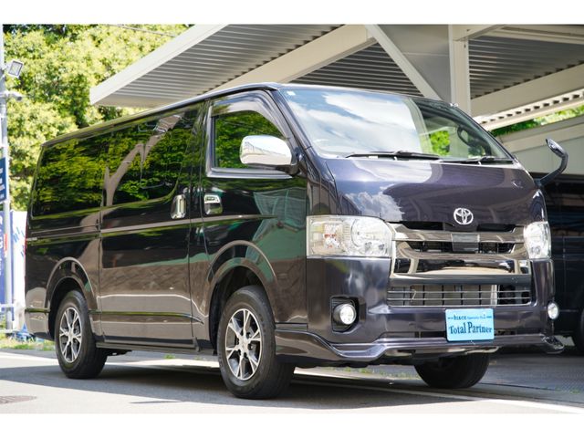 TOYOTA / HIACE van 4WD