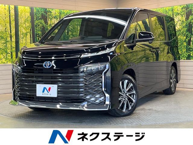 TOYOTA / VOXY HYBRID