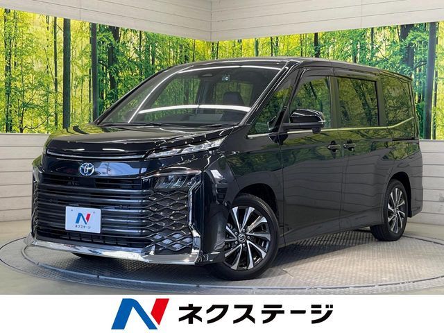 TOYOTA / VOXY HYBRID