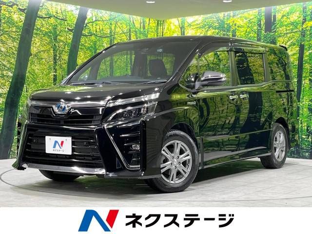 TOYOTA / VOXY HYBRID