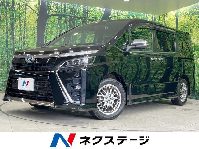 TOYOTA / VOXY HYBRID