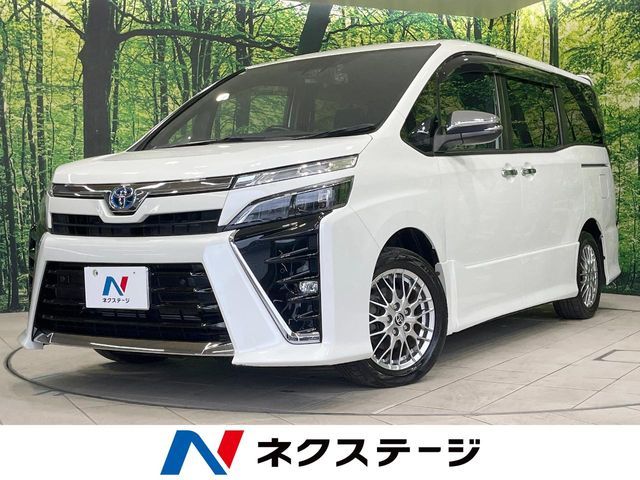 TOYOTA / VOXY HYBRID