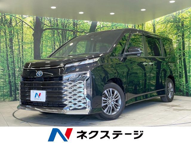 TOYOTA / VOXY HYBRID