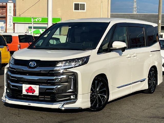 TOYOTA / NOAH HYBRID