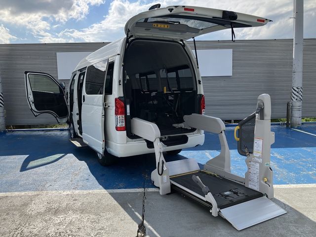 TOYOTA / HIACE van 4WD